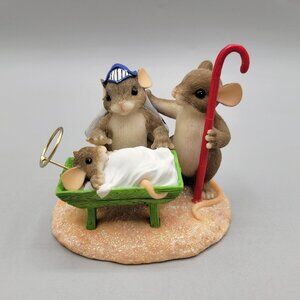 Charming Tails A Gift From Above Figurine Christmas Collectible Nativity Scene